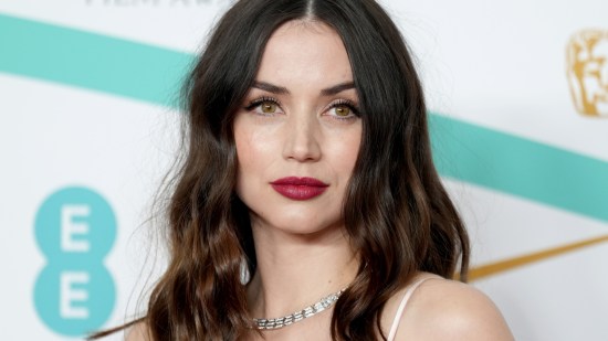 bafta ana de armar look belleza invitada
