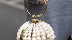 bolsos perlas street style