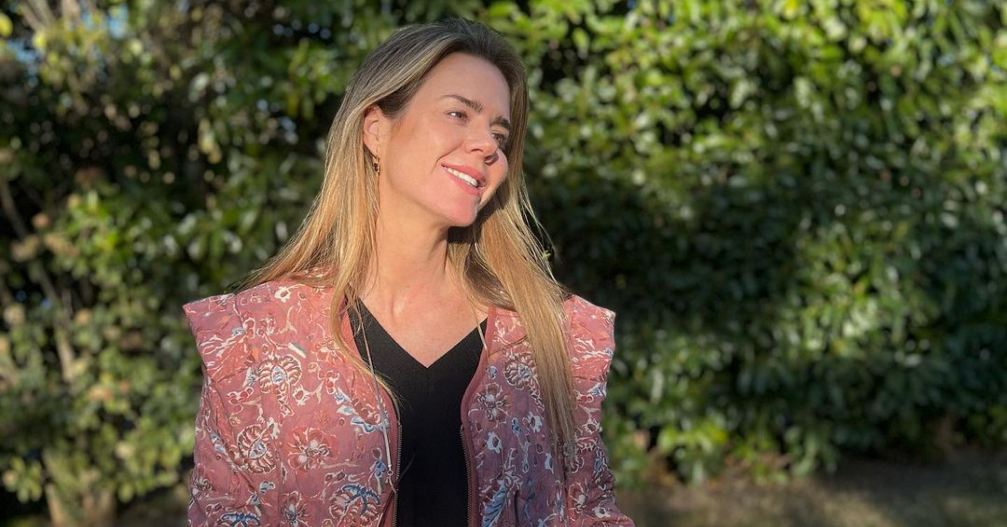 Portada Amelia Bono chauqeta print boho cortefiel