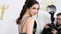 ana de armas lazo pelo