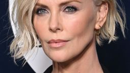 charlize theron nuevo corte de pelo antiedad