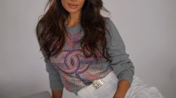 pilar rubio con pantalones cargo