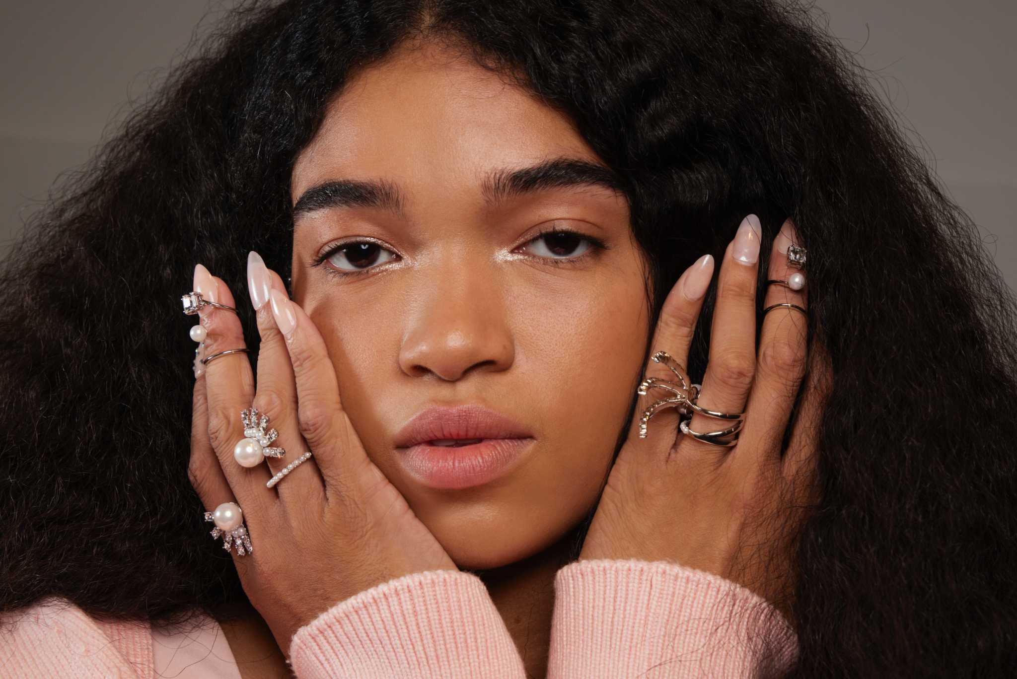 manicura elegante y discreta que rejuvenece
