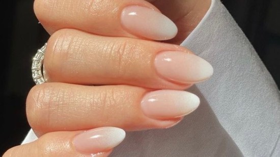 Manicura baby boomber clásica