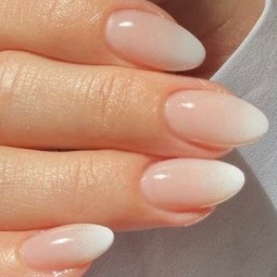 Manicura baby boomber clásica