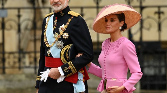 Los reyes Felipe y Letizia en la coronación de Carlos III
