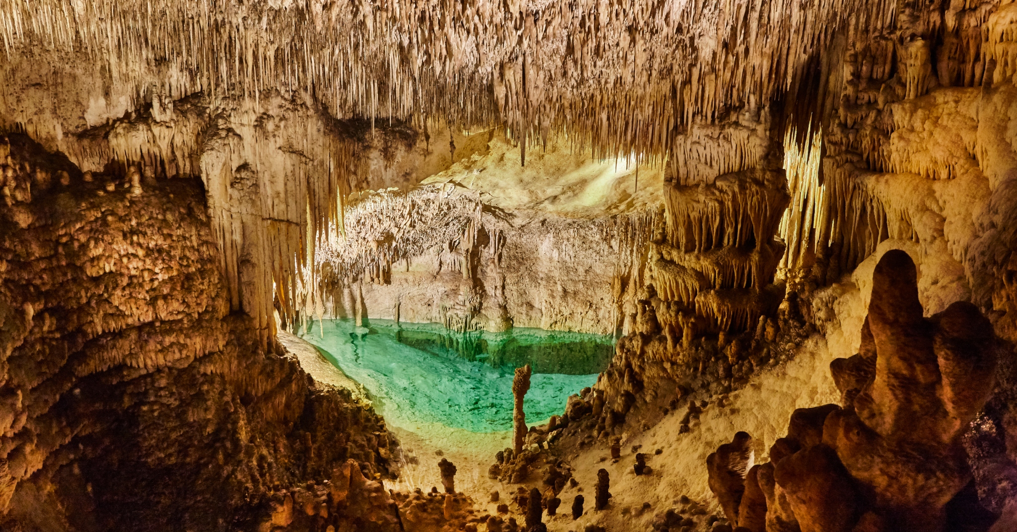 cuevas impresionantes españa