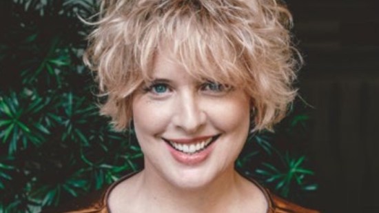 Tania Llasera presentadora