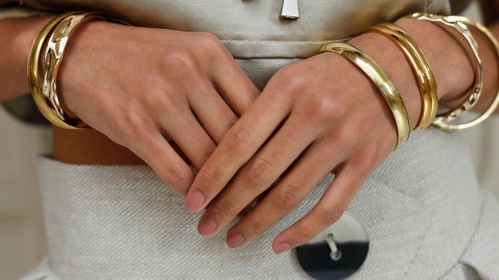 portada uñas cortas