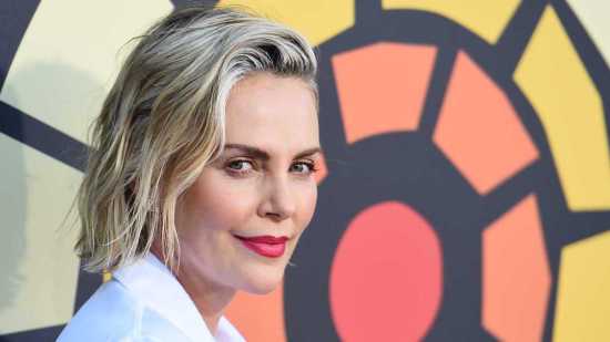 mechas disimular canas mujeres 50 años