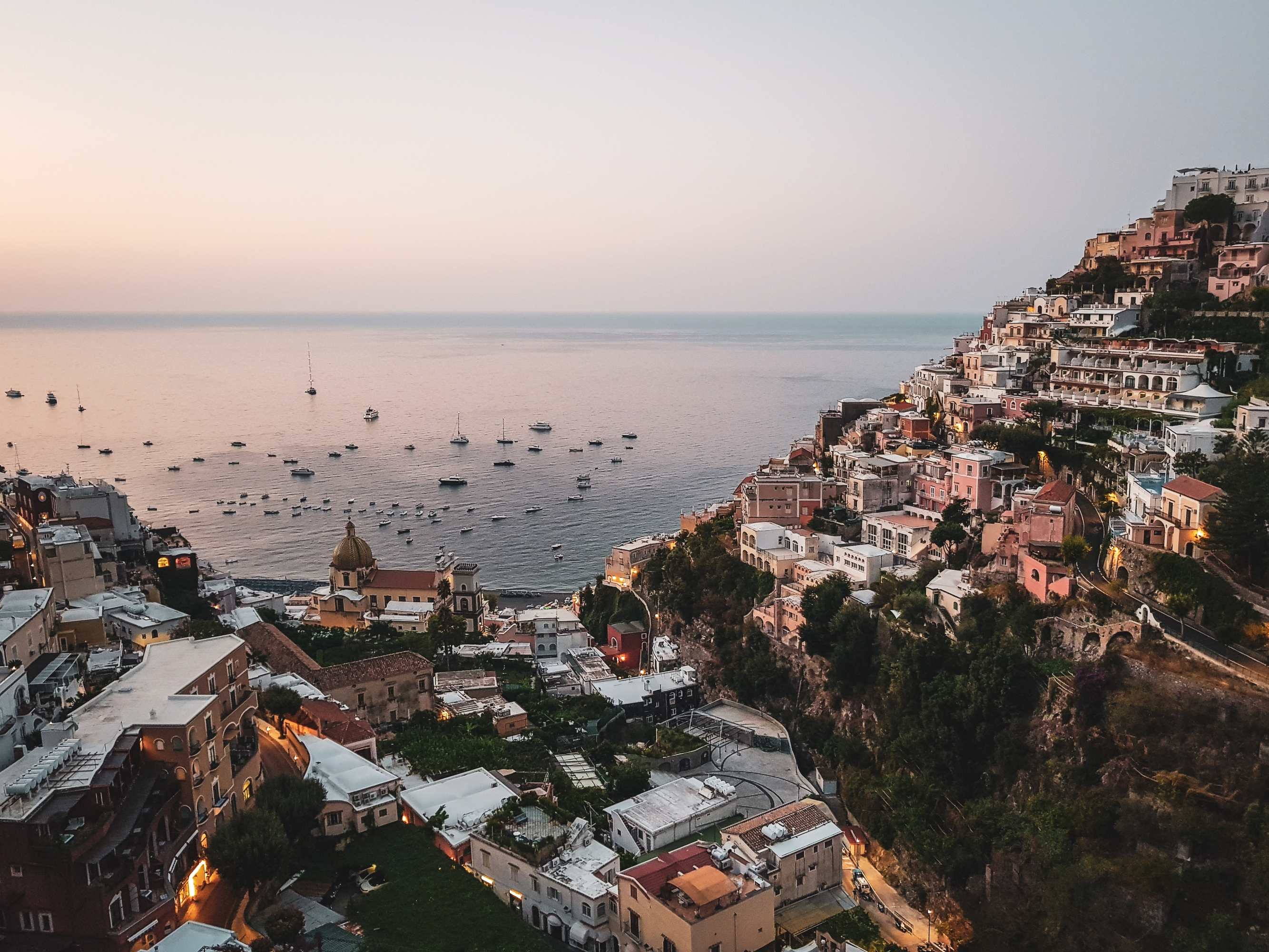 dimitry-b-5dTUgAvdIuU-unsplash