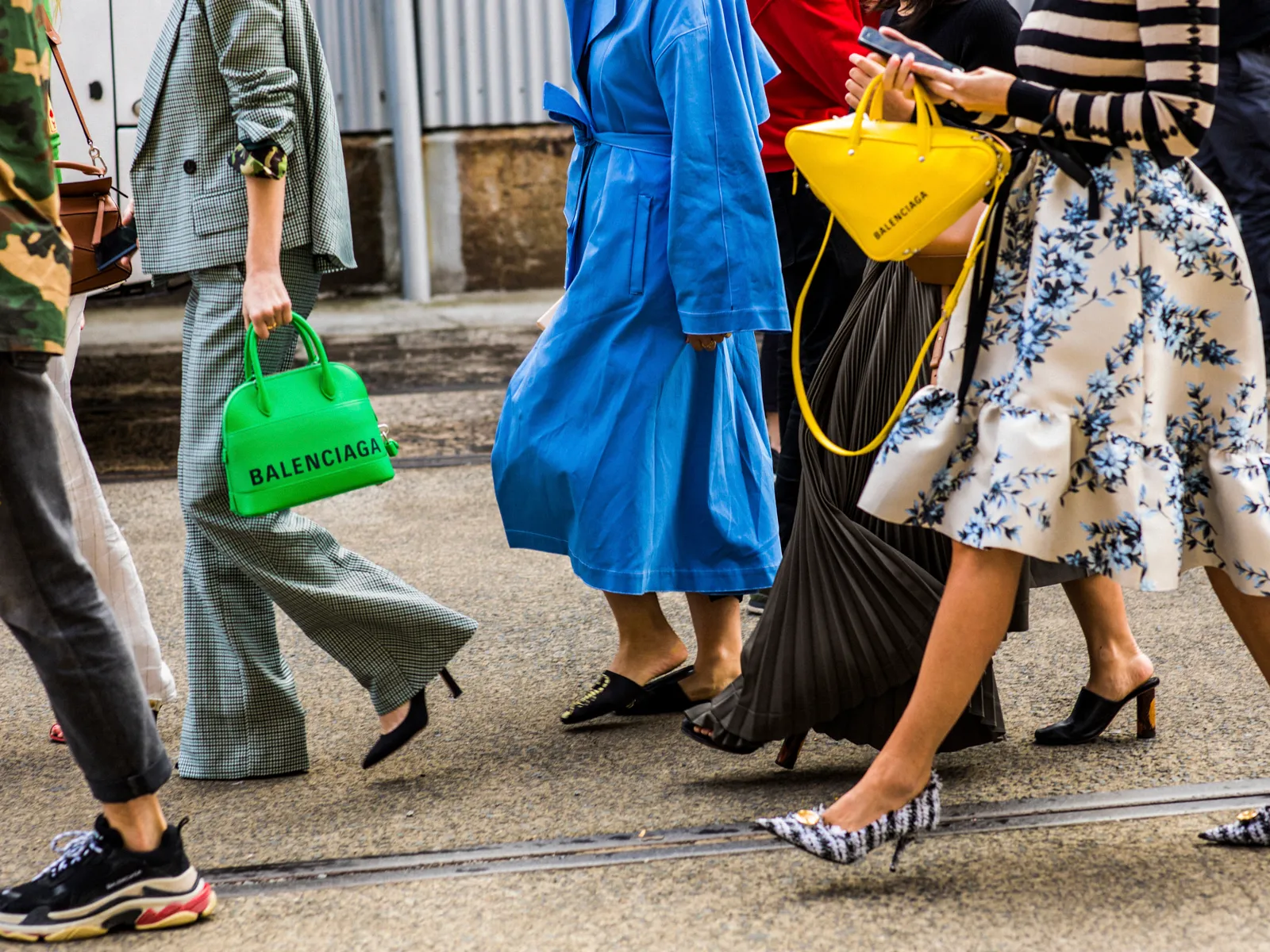 bolso color street style