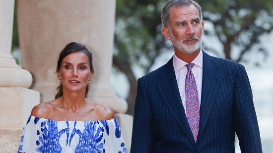 La reina Letizia y el rey Felipe en el palacio de Marivent