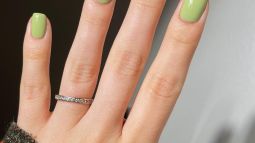 Manicura verde manzana