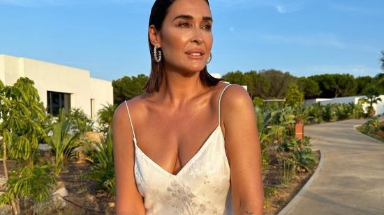 Vicky Martín Berrocal con vestido de Victoria Colección