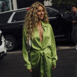 pelo rizado street style