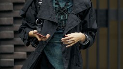 gabardina street style