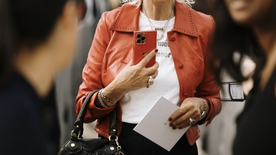 Paris str S24 0163 street style