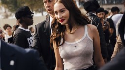 Paris str S24 0241 street style pelo