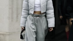 pantalones grises street style xxl