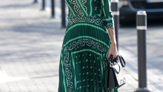 La reina Letizia de verde en el Día Mundial de la Salud Mental