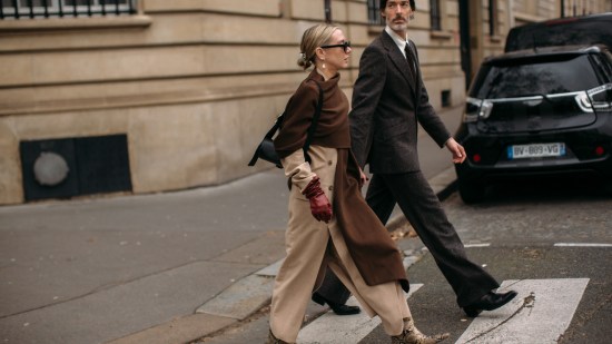 Milano str S23 0984 street style traje oficina