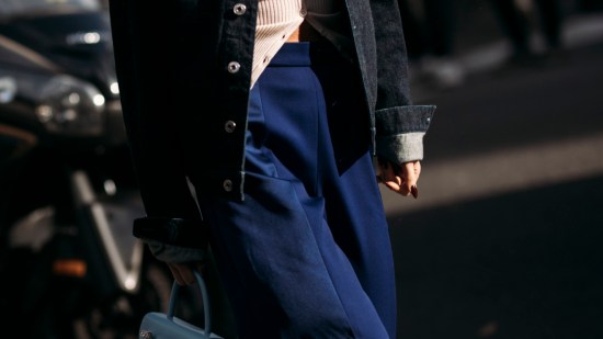 London str F23 0986 cazadoras vaqueras street style