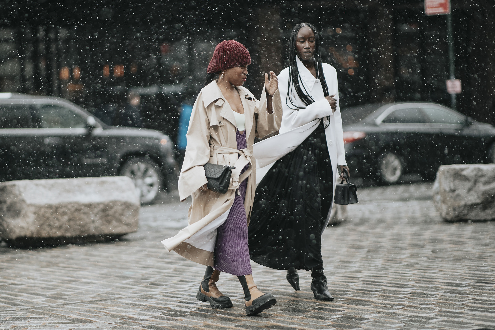 New York z str F22 0525 street style lluvia
