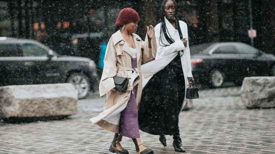 New York z str F22 0525 street style lluvia