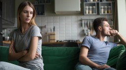 pareja enfadada
