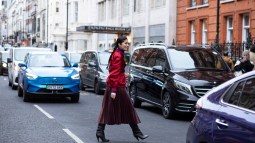 London str F23 0550 botas street style