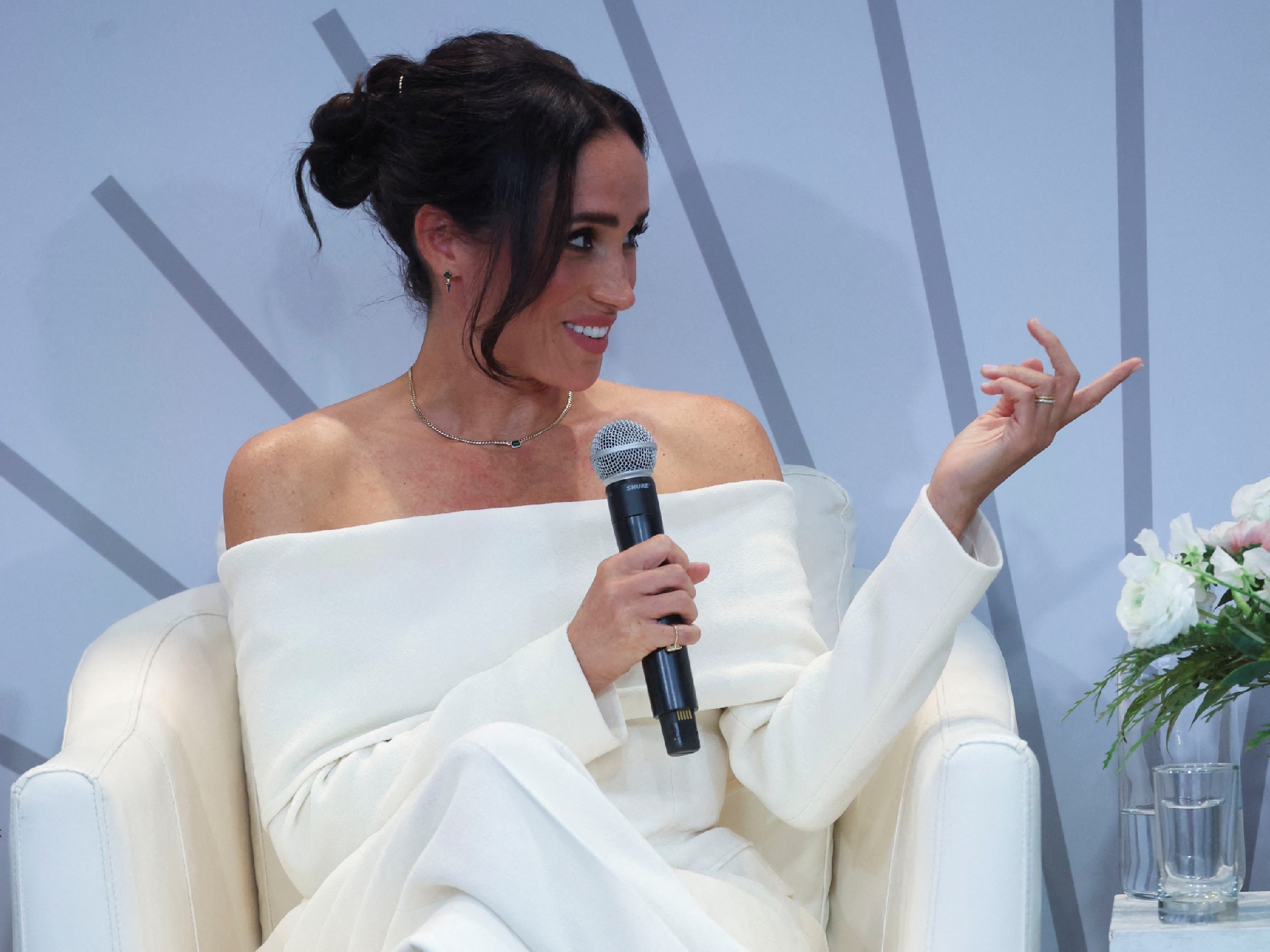 PORTADA MEGHAN
