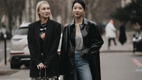 portada abrigos impermeables mango street style