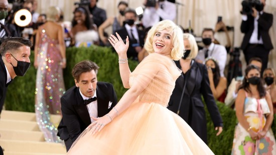 MET-Gala-2021-Billie-Eilish-vestido-Oscar-de-la-Renta