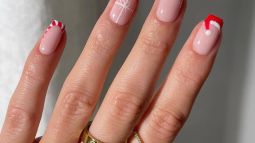 Manicura francesa de Navidad