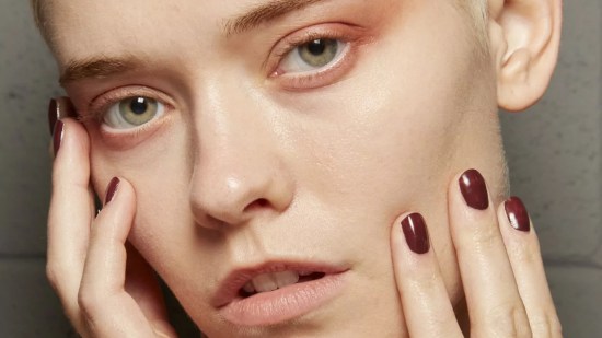 uñas marrones