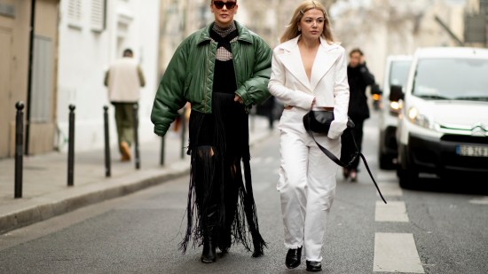 Paris str F22 0421 botines street style