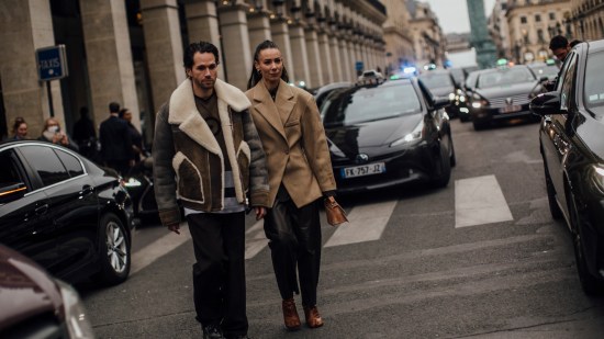 Paris str F22 0421 botines street style