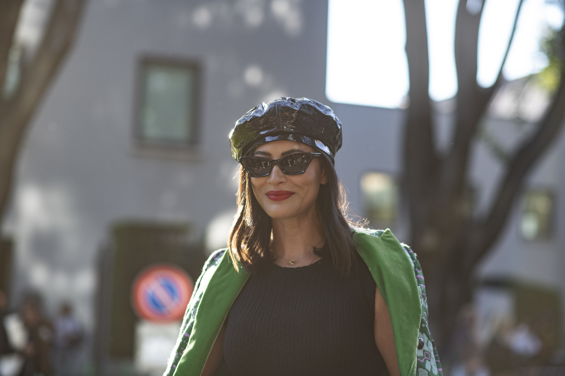 Milano str S23 0800 labios rojos street style