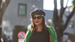 Milano str S23 0800 labios rojos street style