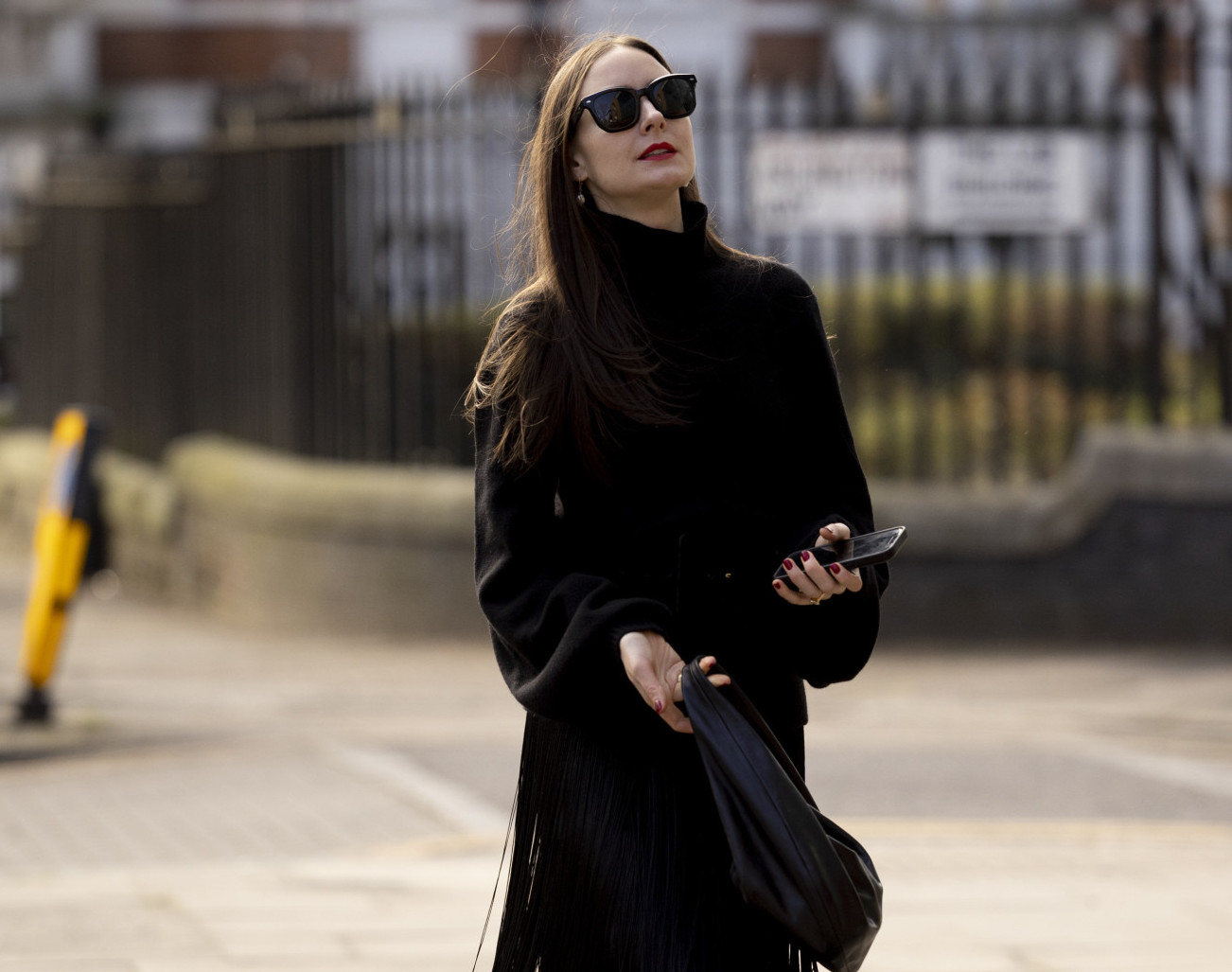 London str F23 0679