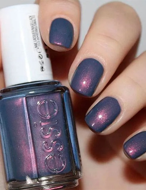 Manicura de ojo de gato - Imagen: Essie