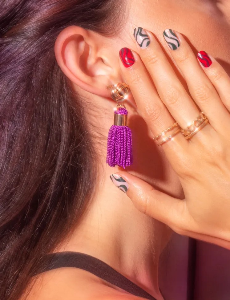 Manicura con ondas - Imagen: Essie