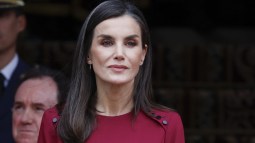 reina letizia rojo