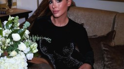 Rocío Osorno con vestido de terciopelo y brillos de Zara