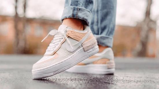 Cinco Nike Force mujer diciembre
