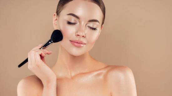 El stick multiusos rejuvenecedor de Zara que se agota una y otra vez: un producto apto para ojos, mejillas y labios
