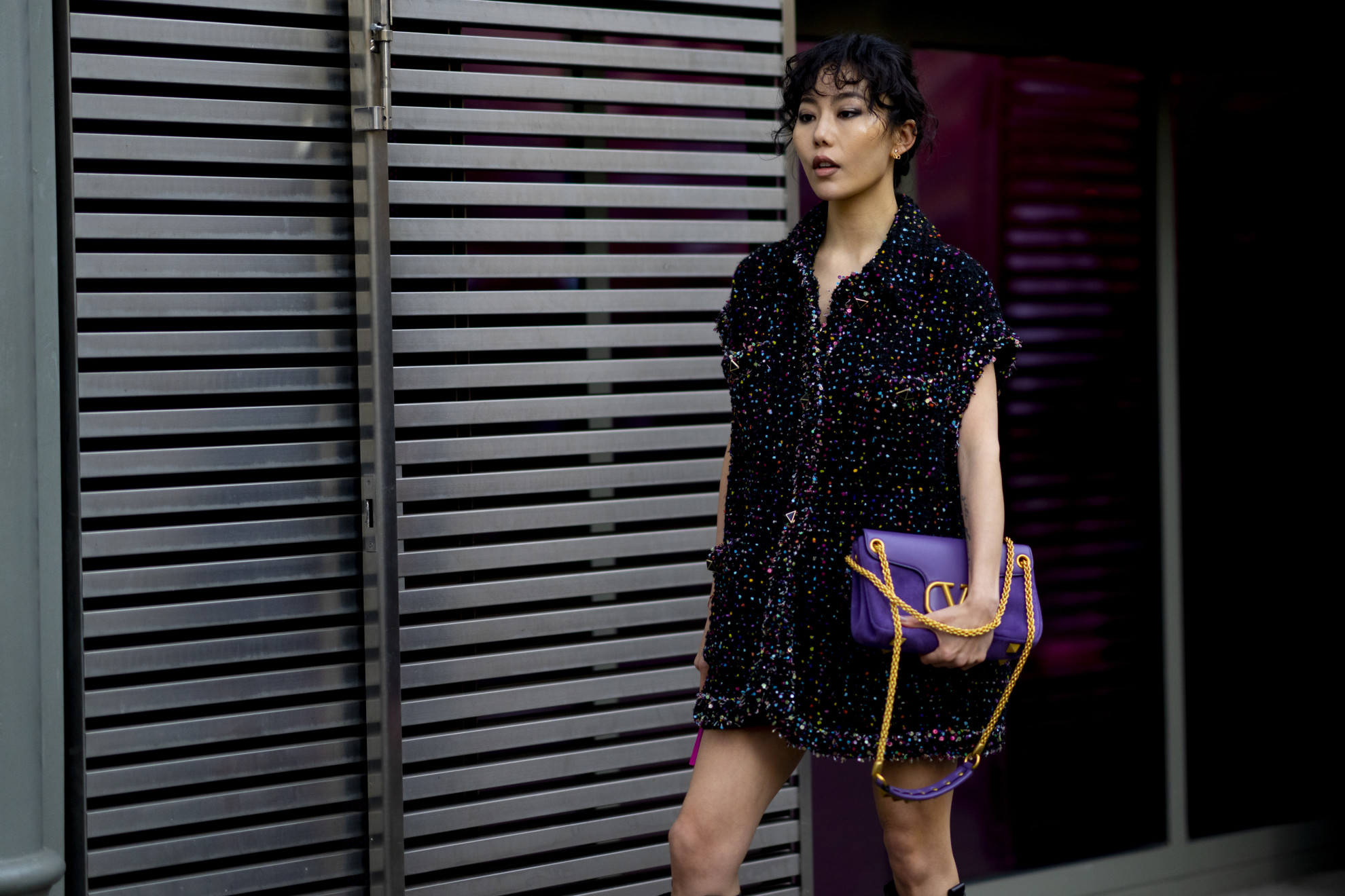Paris str F22 1104 vestido negro street style