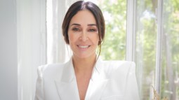Vicky Martín Berrocal encuentra en Zara el vestido largo de 'efecto tipazo' que está a punto de agotarse