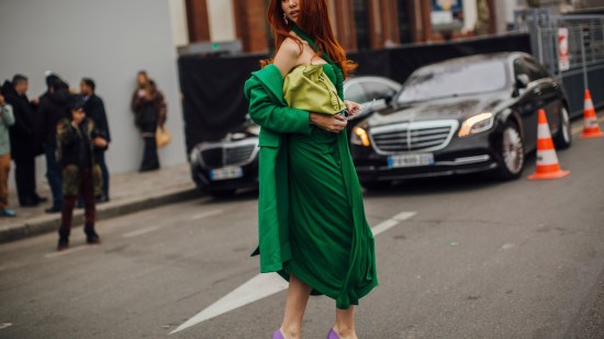 Paris str F22 0819 vestido verde street style
